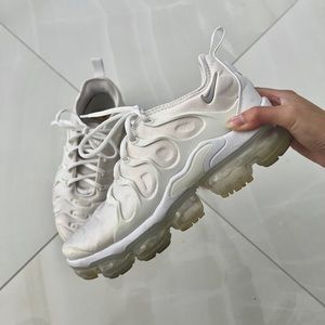 Nike triple white vapormax plus size US6 women’s